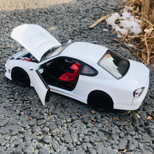 Load image into Gallery viewer, 1:24 Nissan Silvia S-15 regular white car model handicraft decoration collection toy tool gift die-casting alloy car model
